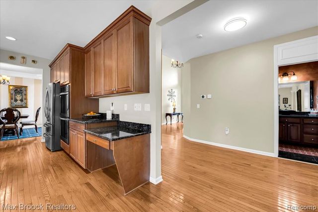 29750 Martell Court, Novi, MI 48377
