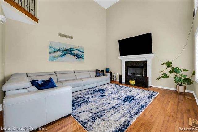 29750 Martell Court, Novi, MI 48377