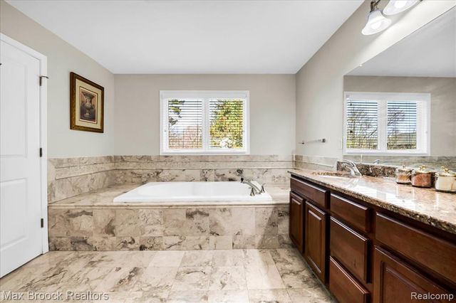 29750 Martell Court, Novi, MI 48377