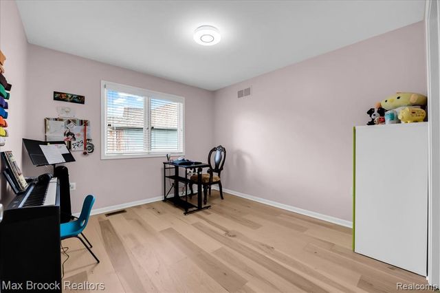 29750 Martell Court, Novi, MI 48377