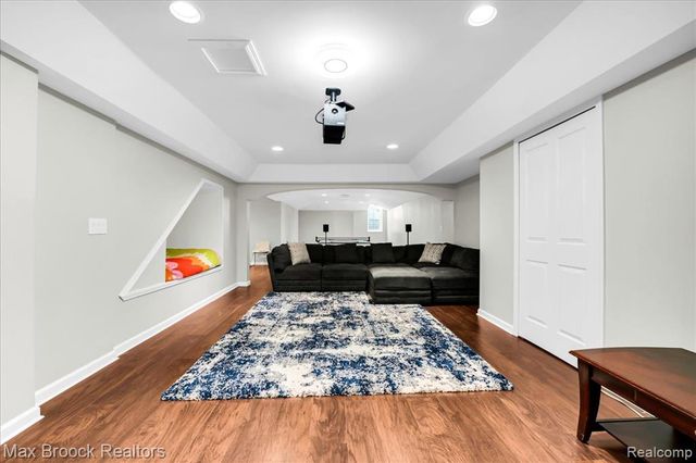 29750 Martell Court, Novi, MI 48377