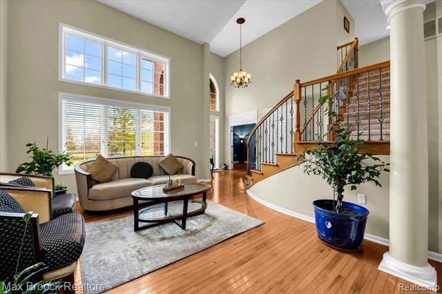 29750 Martell Court, Novi, MI 48377