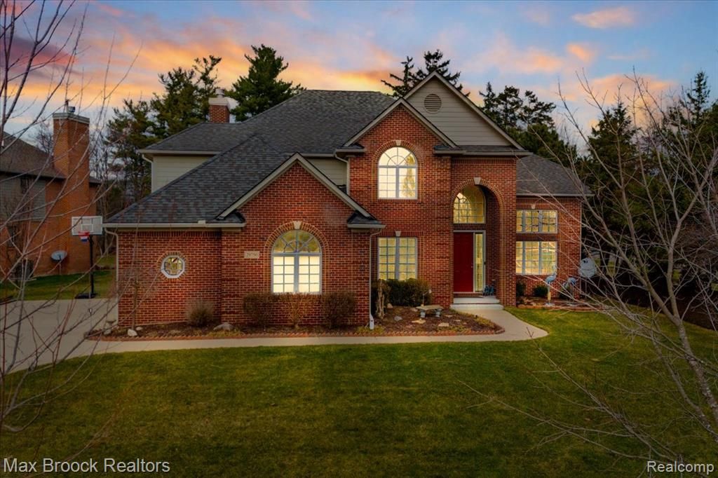 29750 Martell Court, Novi, MI 48377