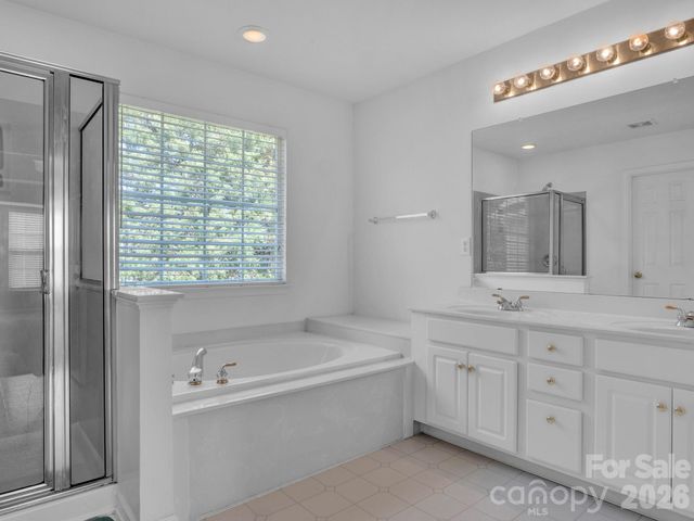 8723 Huntland Court, Charlotte, NC 28277