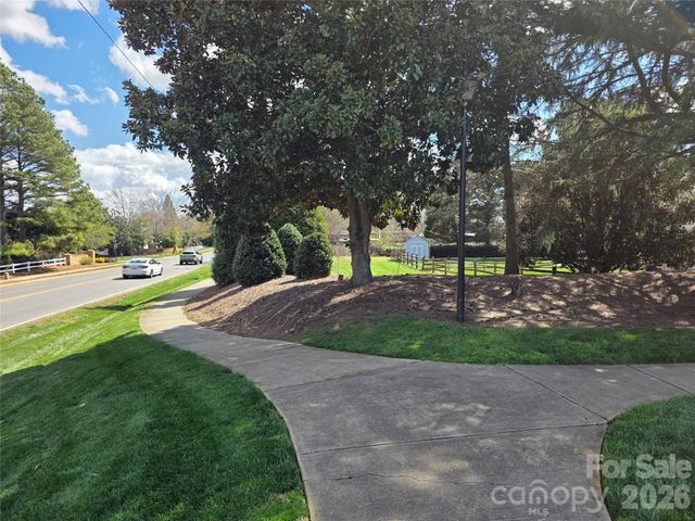 8723 Huntland Court, Charlotte, NC 28277