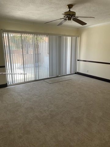 879 NW 81st Way 4, Plantation, FL 33324