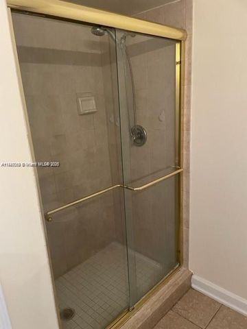 879 NW 81st Way 4, Plantation, FL 33324