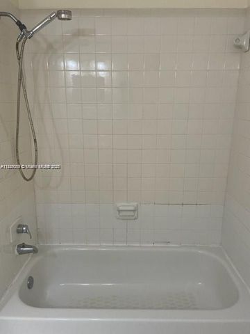 879 NW 81st Way 4, Plantation, FL 33324