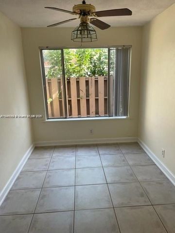 879 NW 81st Way 4, Plantation, FL 33324