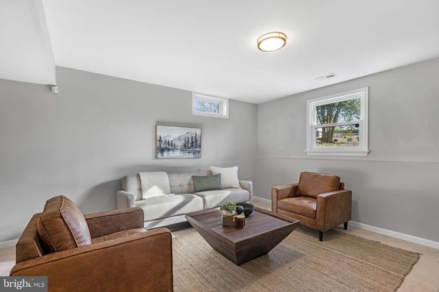 1703 SHERWOOD DR, Fredericksburg, VA 22405