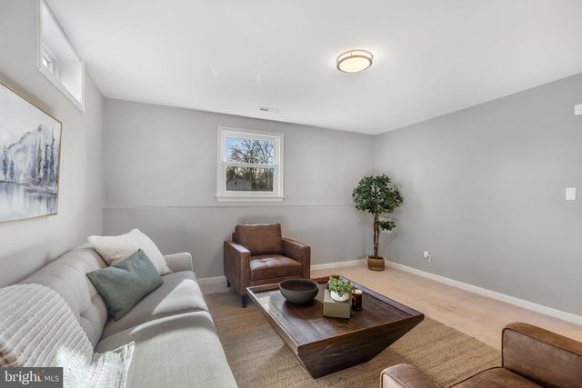 1703 SHERWOOD DR, Fredericksburg, VA 22405