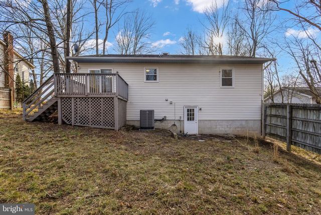 1703 SHERWOOD DR, Fredericksburg, VA 22405