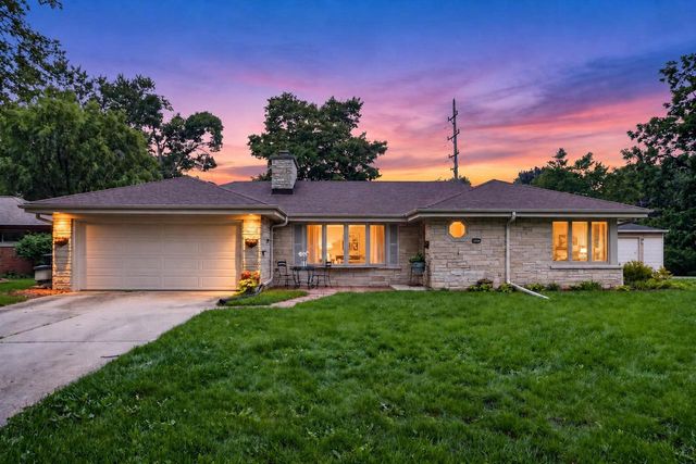 2127 Crestview COURT, Milwaukee, WI 53226