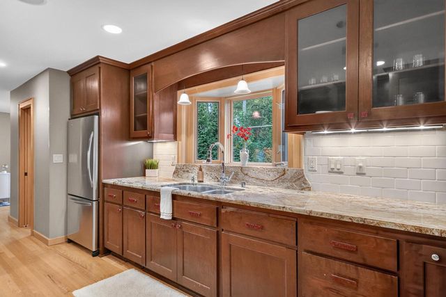2127 Crestview COURT, Milwaukee, WI 53226