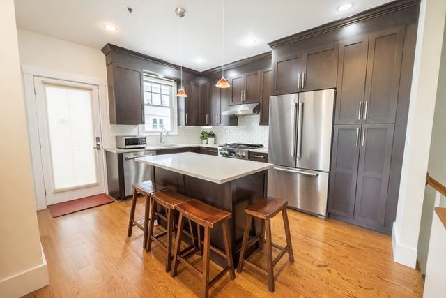 9 Montague Street C, Cambridge, MA 02139