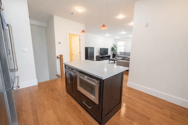 9 Montague Street C, Cambridge, MA 02139