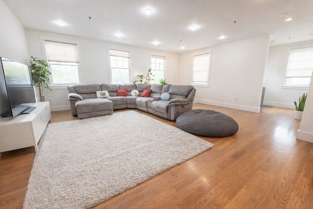 9 Montague Street C, Cambridge, MA 02139