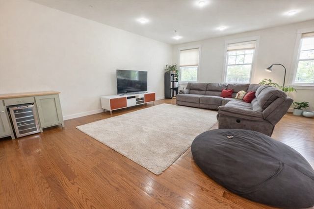 9 Montague Street C, Cambridge, MA 02139