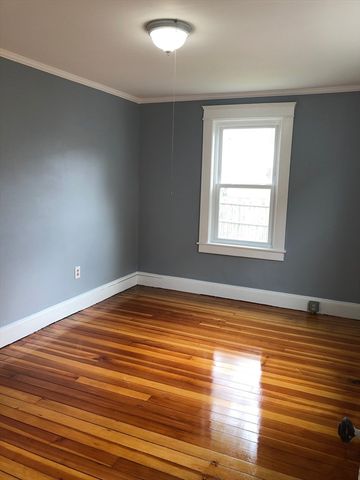 111 Alma 111, Lowell, MA 01854