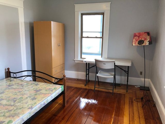 111 Alma 111, Lowell, MA 01854