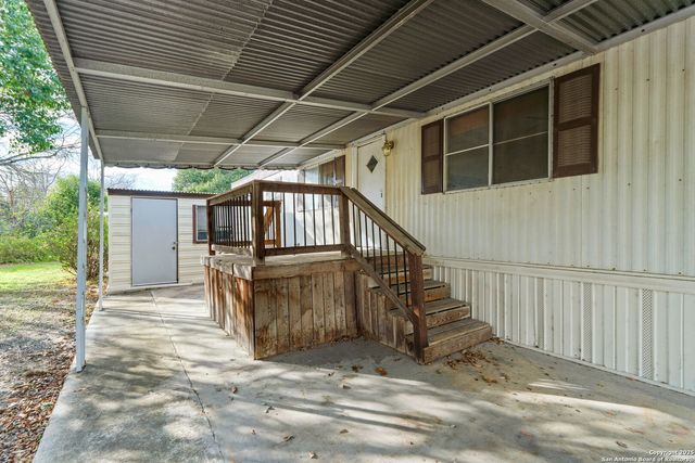 1506 HONEYSUCKLE LN, New Braunfels, TX 78130