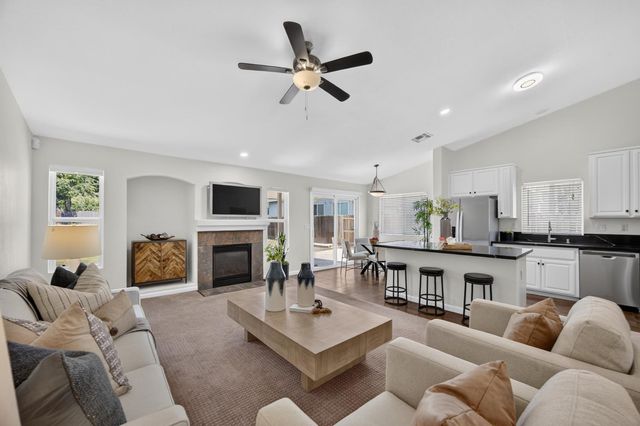 3046 Grizzly Bay, West Sacramento, CA 95691