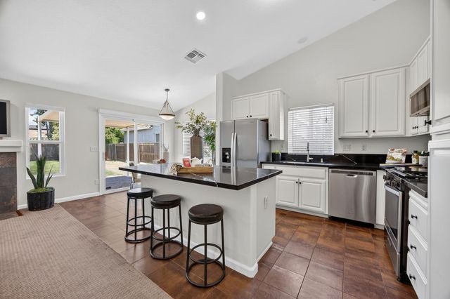 3046 Grizzly Bay, West Sacramento, CA 95691
