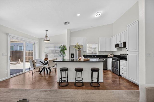 3046 Grizzly Bay, West Sacramento, CA 95691