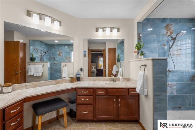 2205 Oriole Drive, Bellevue, NE 68123