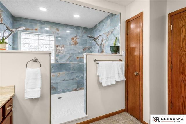 2205 Oriole Drive, Bellevue, NE 68123