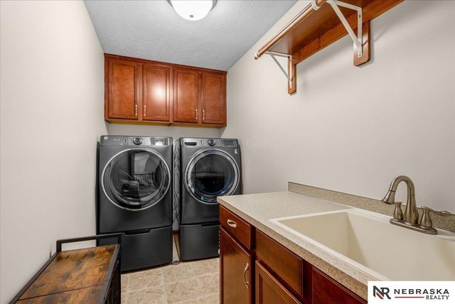 2205 Oriole Drive, Bellevue, NE 68123