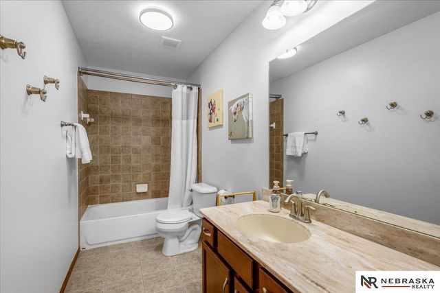 2205 Oriole Drive, Bellevue, NE 68123