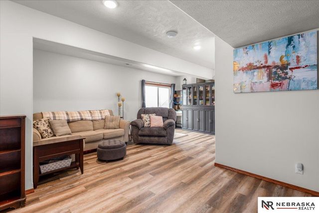2205 Oriole Drive, Bellevue, NE 68123