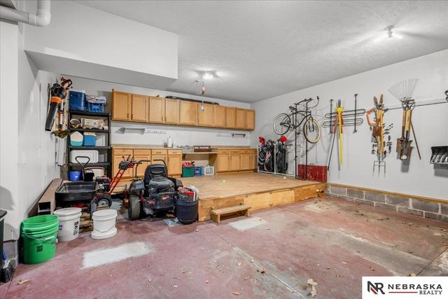 2205 Oriole Drive, Bellevue, NE 68123