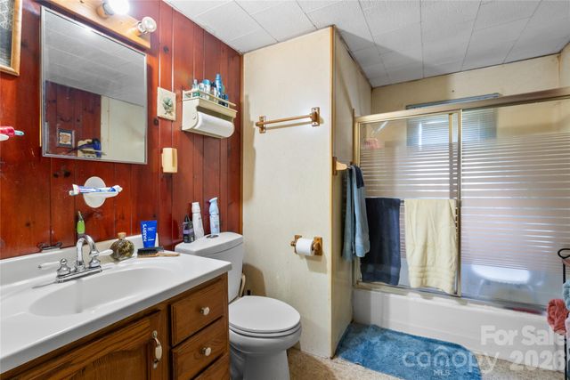 3151 N Bearwallow Road, Hendersonville, NC 28792