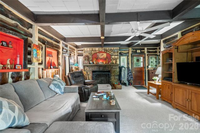 3151 N Bearwallow Road, Hendersonville, NC 28792