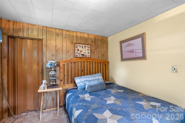 3151 N Bearwallow Road, Hendersonville, NC 28792