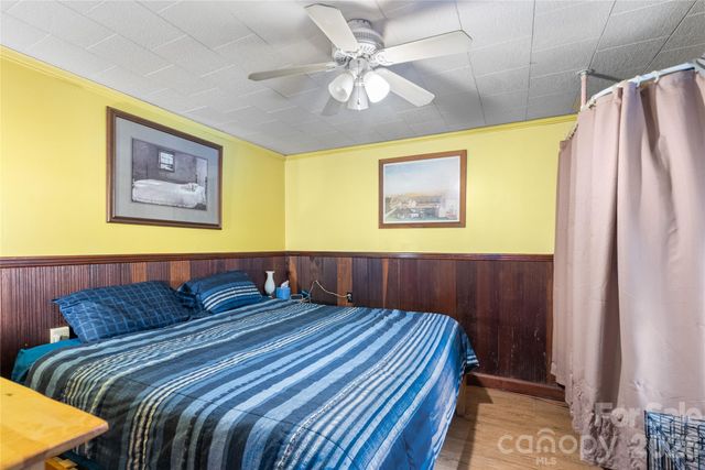 3151 N Bearwallow Road, Hendersonville, NC 28792