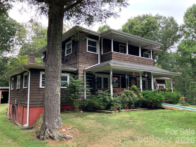 3151 N Bearwallow Road, Hendersonville, NC 28792