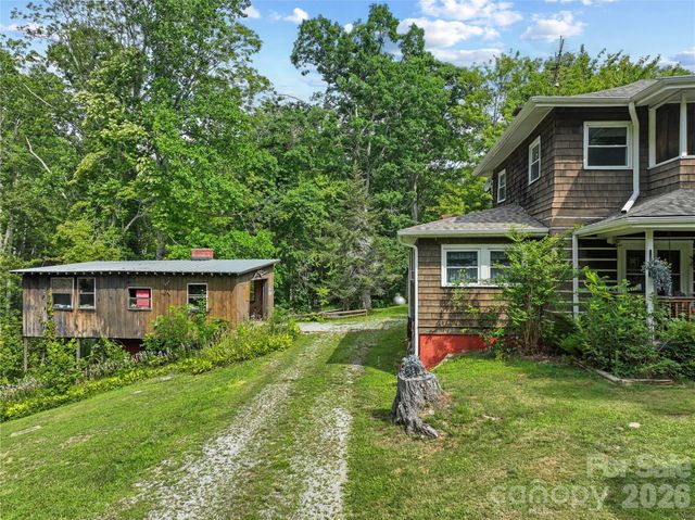 3151 N Bearwallow Road, Hendersonville, NC 28792