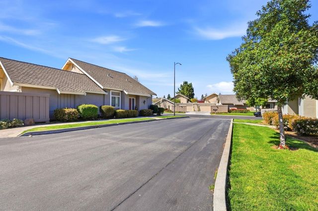 169 Escobar Avenue, Los Gatos, CA 95032