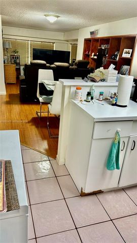 4725 SW 62nd Avenue 104, Davie, FL 33314