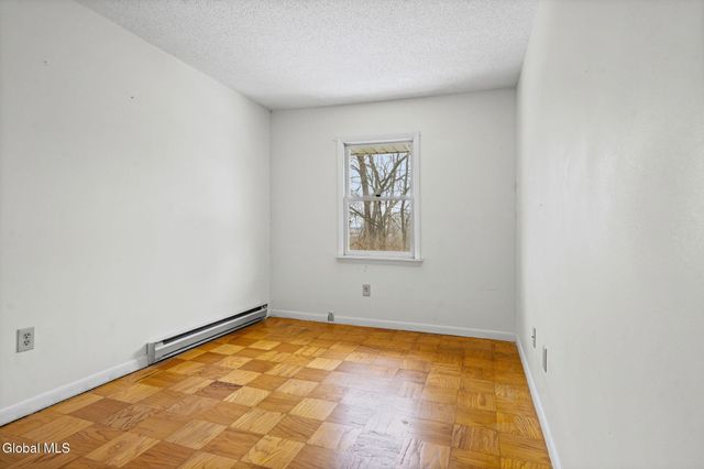 32 Maxwell Drive, Troy, NY 12180