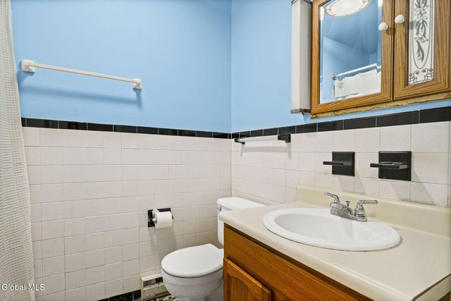 32 Maxwell Drive, Troy, NY 12180