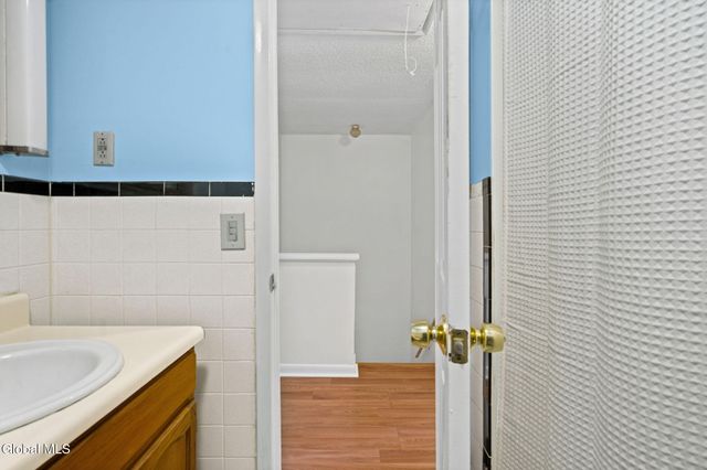 32 Maxwell Drive, Troy, NY 12180