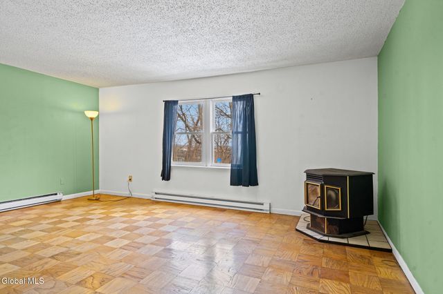 32 Maxwell Drive, Troy, NY 12180