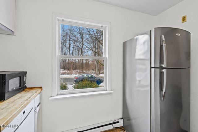 32 Maxwell Drive, Troy, NY 12180