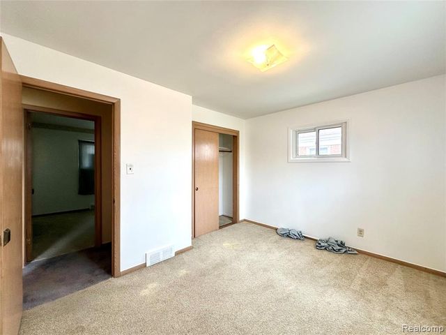 6644 Cronin Drive, Dearborn Heights, MI 48127