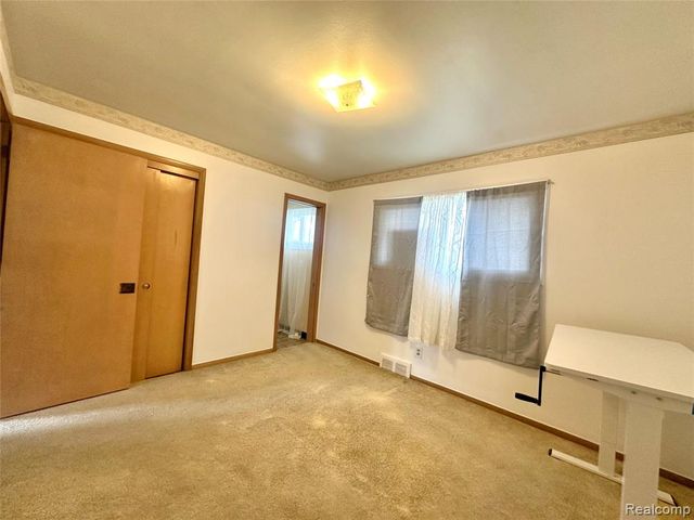 6644 Cronin Drive, Dearborn Heights, MI 48127