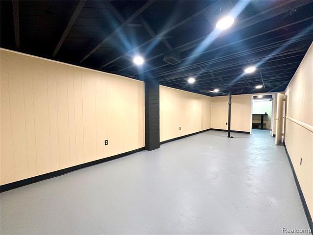 6644 Cronin Drive, Dearborn Heights, MI 48127